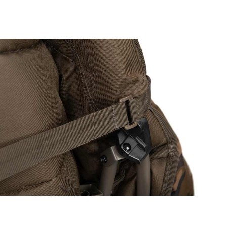 FOX LOUNGER CHAIR    NEW-8