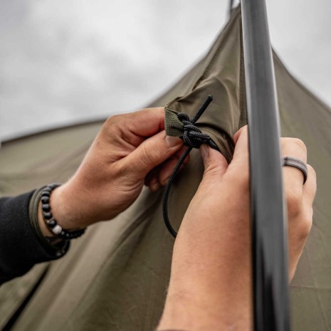 AVID CARP REVOLVE SCREEN HOUSE  NEW 25  -7