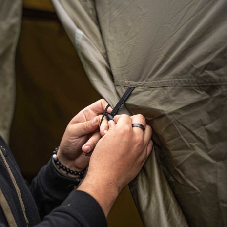 AVID CARP REVOLVE SCREEN HOUSE  NEW 25  -9