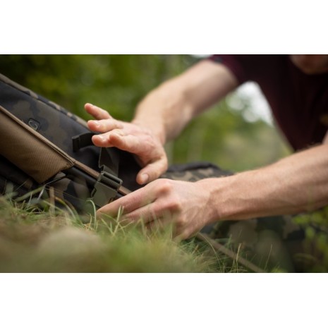 KORDA COMPAC FODERO TRIPLO 3 ROD HOLDALL DARK KAMO