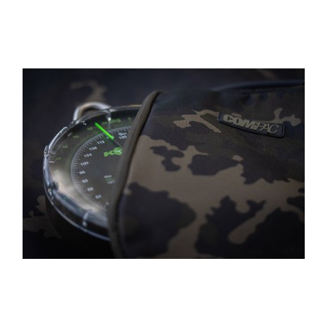 KORDA COMPAC SCALE POUCH DARK KAMO
