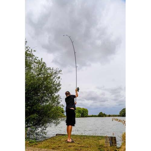 FOX HORIZON X5 BLACK RODS 13 FT 4 LB  NEW