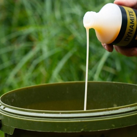 DYNAMITE PEPPERED FRUIT LIQUID ATTRACTANT