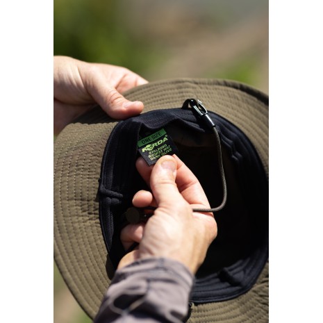 KORDA STALKING BUCKET HAT DARK KAMO